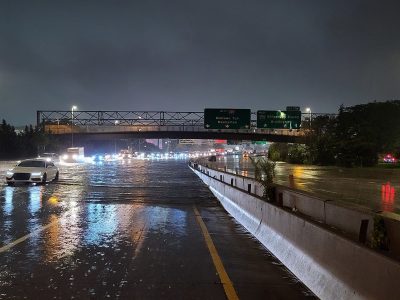 Long Island Expressway in New York City shut down due to flash flooding from Post-Tropical Storm Ida's landfall. Photo: Tommy Gao via Wikimedia Commons